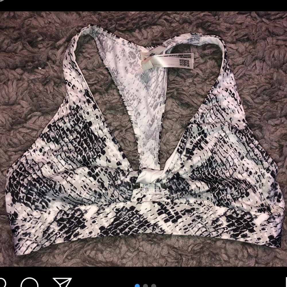 VS sports bra